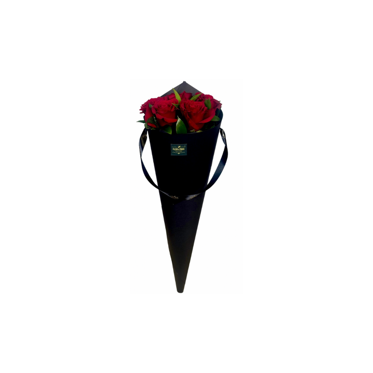 Cone com Rosas Frescas