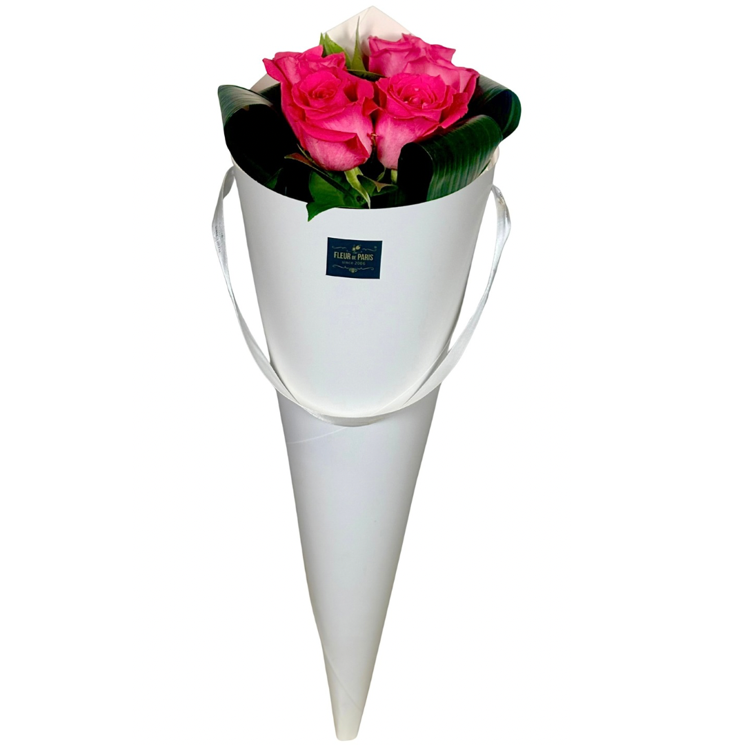 Cone branco com Rosas Fúchsia