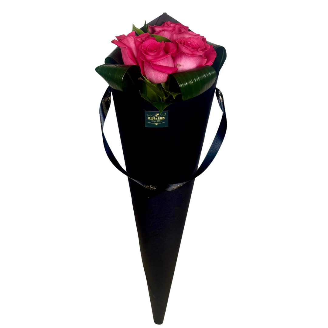 Cone preto com Rosas Fúchsia
