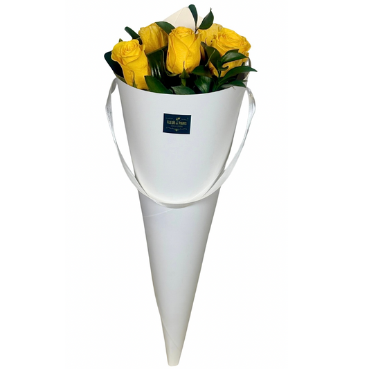 Cone branco com Rosas Amarelas
