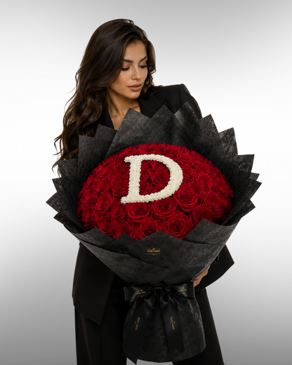 Bouquet Initial Supreme – 100 Rosas Premium Equatorianas Vermelhas Personalizado