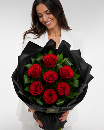 Bouquet Amor – 7 Rosas Premium Equatorianas Vermelhas