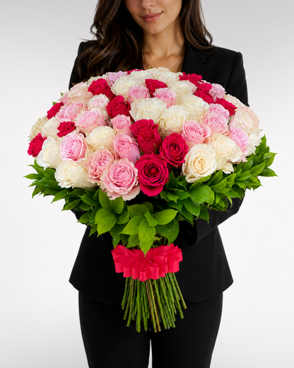 Bouquet Paixão Majestosa – 100 Rosas Premium Frescas Cor-de-Rosa e Brancas