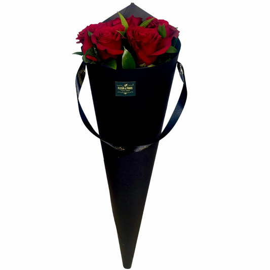 Cone preto com Rosas Vermelhas