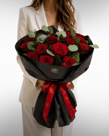 Bouquet Amour – 13 Rosas Premium Vermelhas